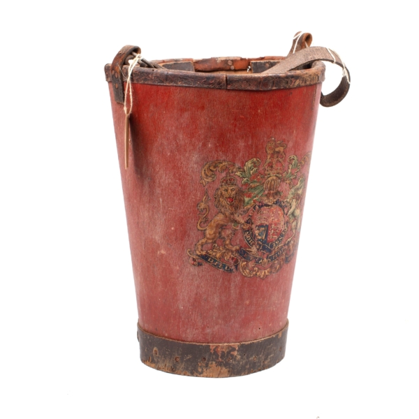 Antique bucket in original condition, use in Mail Coach carriages of the Order of the Garter, English. Saddlery Dorantes.