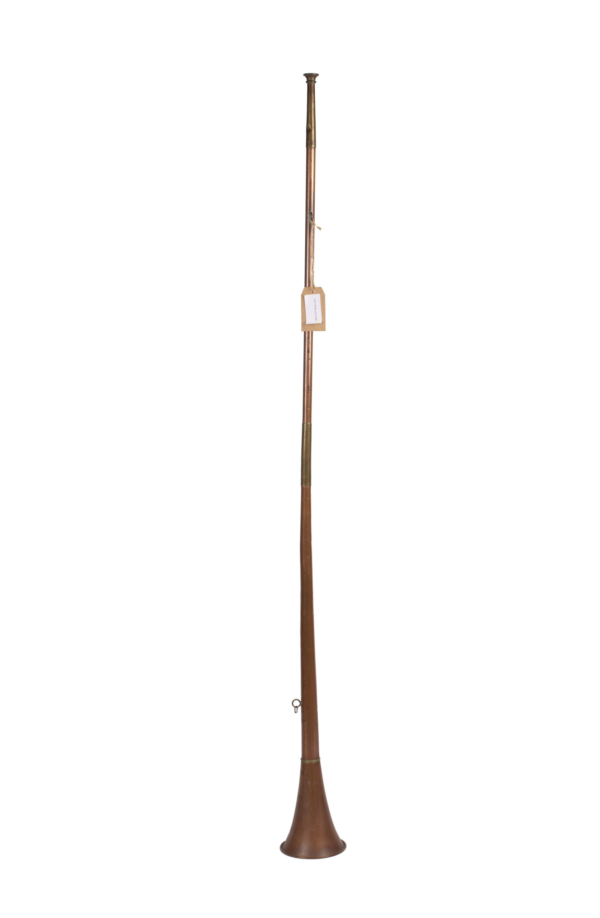 Trompeta de cobre y latón, 127 cm