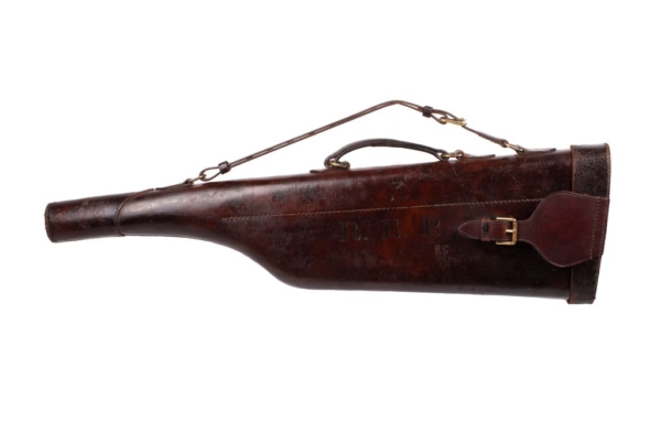 Shotgun leather ham holder for weapons and old hunting shotguns restored by saddlery dorantes