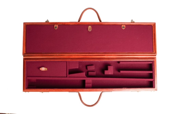 Leather shotgun ham box for weapons and old hunting shotguns restored by dorantes saddlery.
