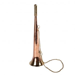 Small copper trumpet with 40 cm long brass base and mouthpiece. Contains brass chain for hanging.