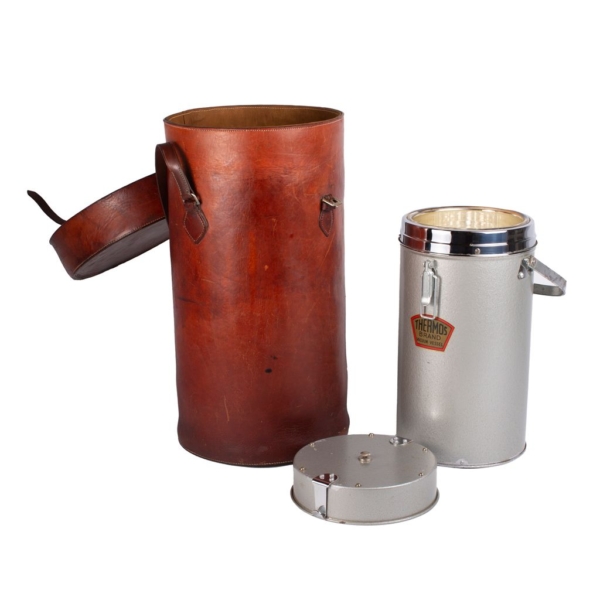 Large thermos from THERMO, with a hazelnut colored cowhide leather cover.