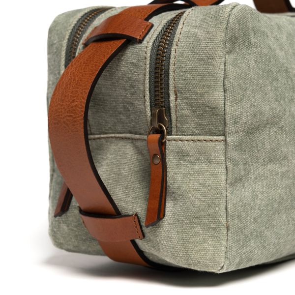 Ideal bag for travelers made of 100% organic cotton