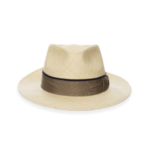 Sombrero Santorini Panamá Dorantes Harness. Hecho en España con las hojas trenzadas de la palmera Carludovica Palmata de Ecuador.